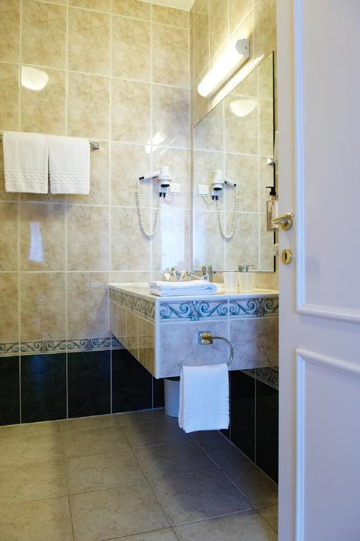 Hotel La Roseraie Wemmel Bagian luar foto