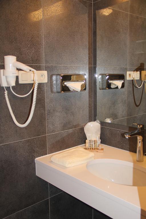 Hotel La Roseraie Wemmel Ruang foto