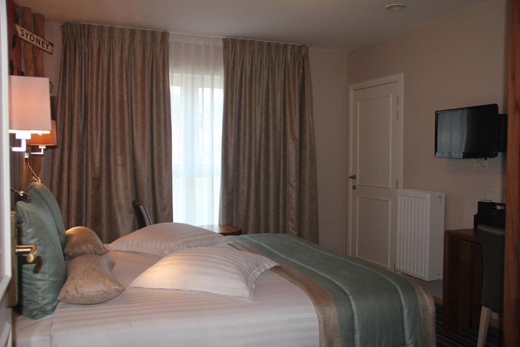 Hotel La Roseraie Wemmel Ruang foto